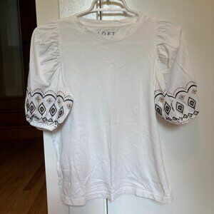 Embroidered sleeve t-shirt loft